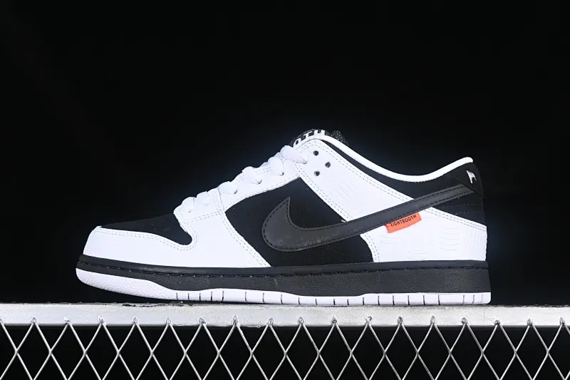 All categories Nk SB Dunk series Nk SB Dunk Low low-top sneakers Z version Tightbooth x Nk SB Dunk joint model Reverse Panda SB low-top casual sports skateboard shoes FD2629-100